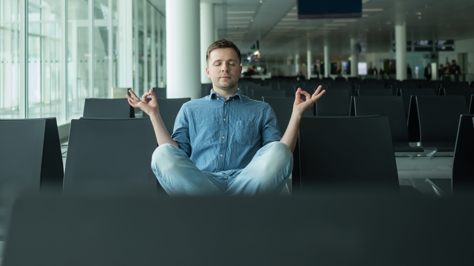 איך להירגע לפני טיסה